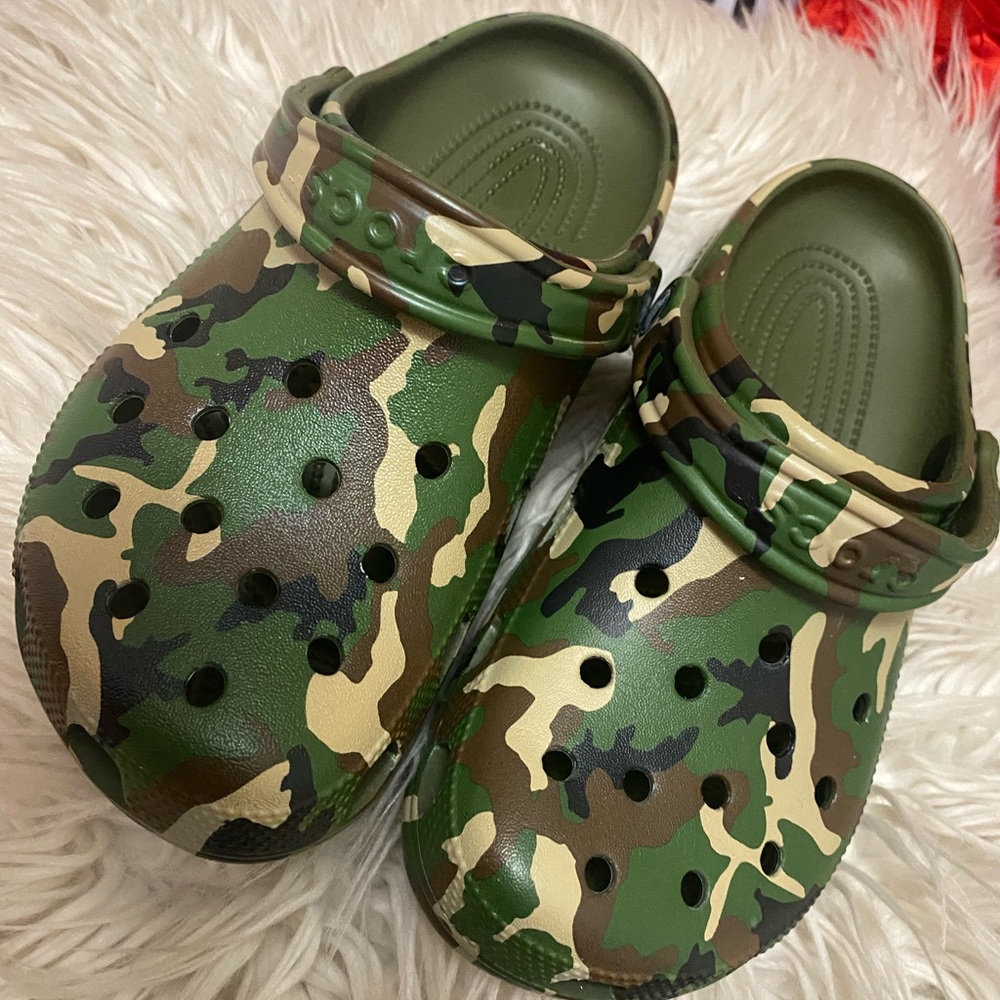 CAMO CROCS